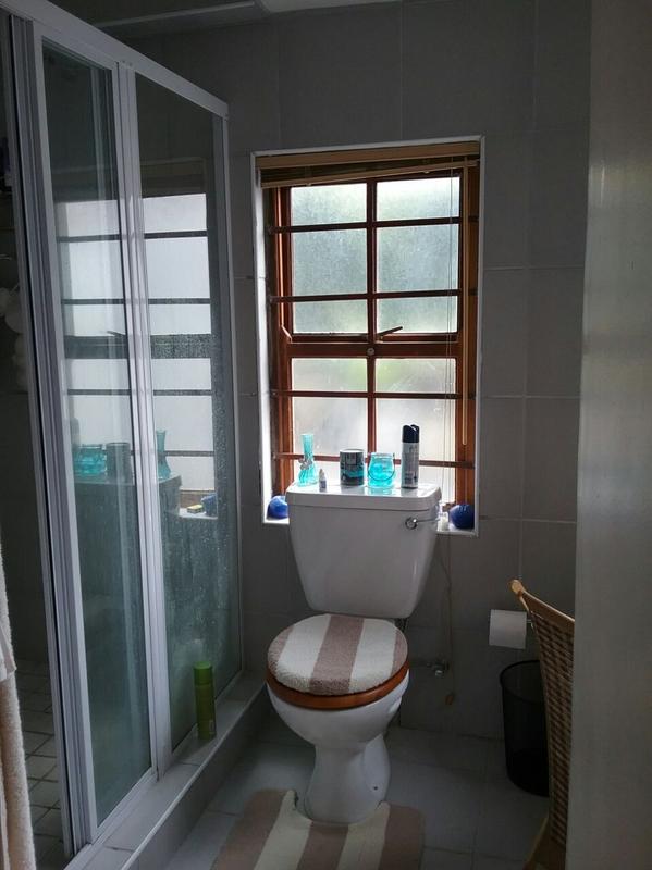 To Let 1 Bedroom Property for Rent in Kenilworth Western Cape